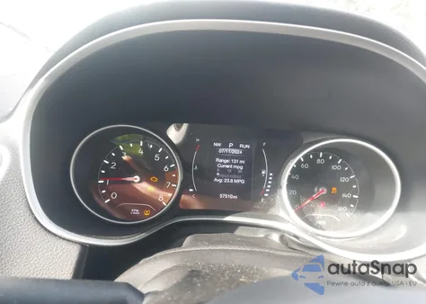 2018 Jeep Compass Latitude 4X4 z USA, uszkodzony, nr VIN 3C4NJDBB6JT112914